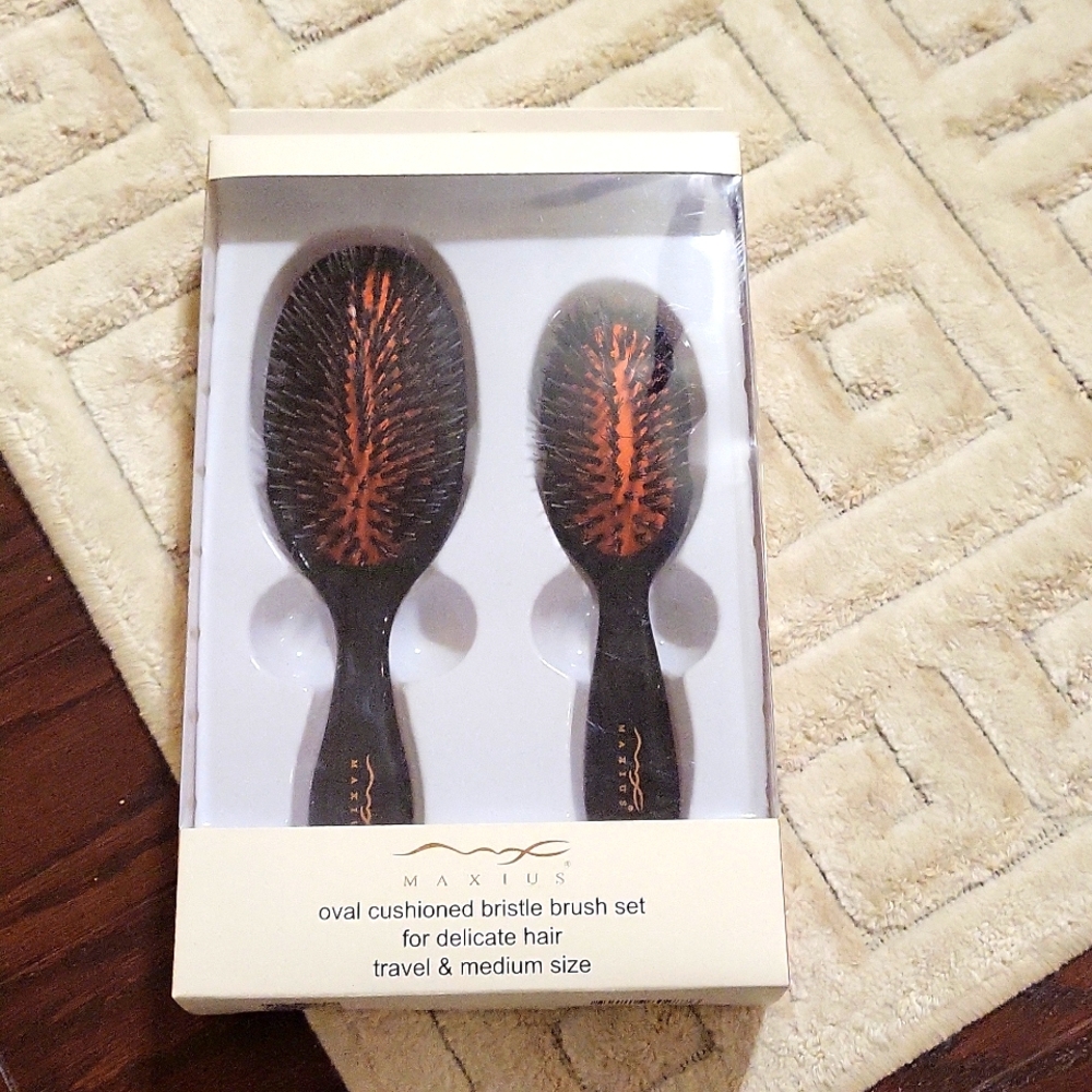 Hair brush set